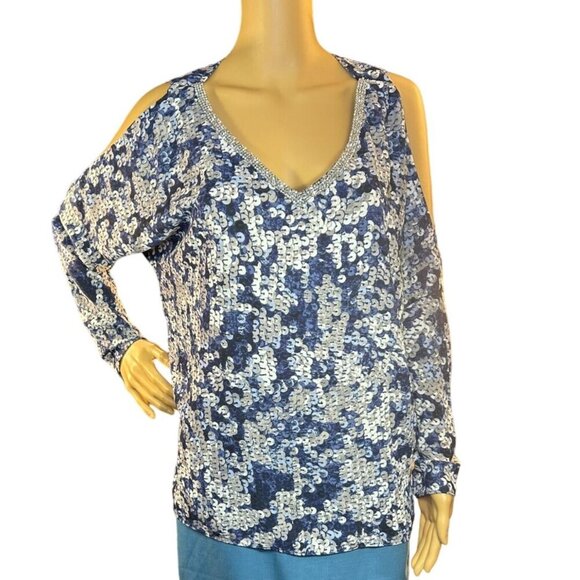 (5 for $25) Juicy Couture Sequin Patterned Sexy Cold Shoulder Top - Size Medium - Picture 5 of 9